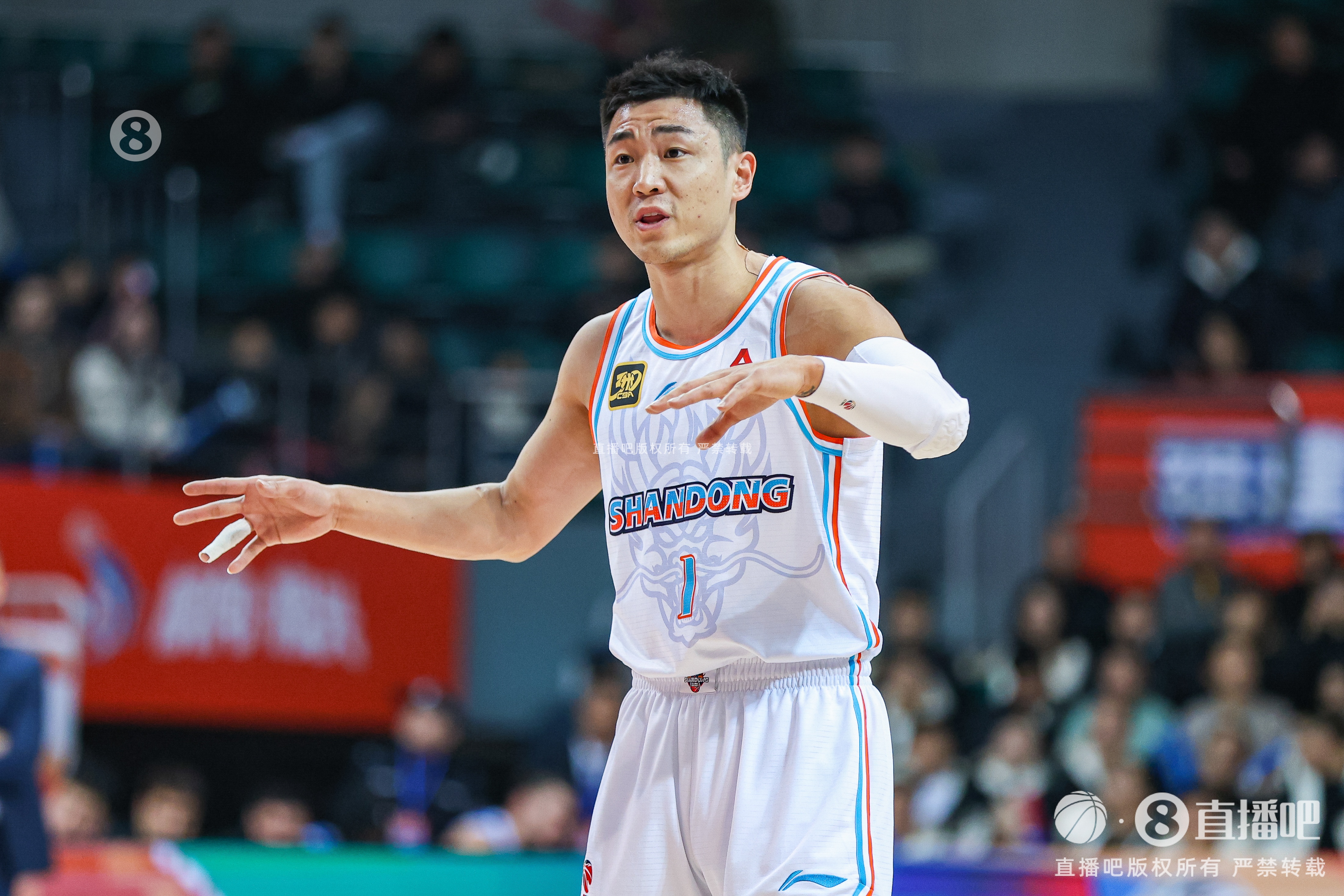 高效全能！高诗岩14中10砍下27分5板5助 正负值+33全场最高